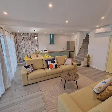 Casa Neptuno 10 Personas Solarium Patio Privado Con Bbq, Y Aire Acondicionado Empuriabrava